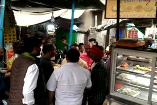 Customer created uproar in sweets shop in Dhanbad