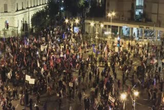 mass demonstration outside israel prime minister benjamin netanyahu's residence