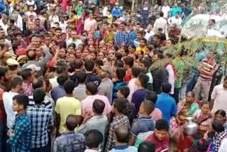 public blocked road in panchgram demanding drinking water