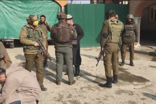 Security guard of PDP leader shot at in Srinagar
