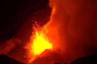 Mount Etna erupts in spectacular show of lava