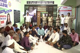 real estate builders protest against on Dharani portal at registration office at nizamabad district