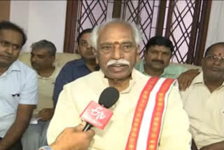 Himachal Governor Bandaru Dattatreya escapes unhurt in road mishap in Telangana