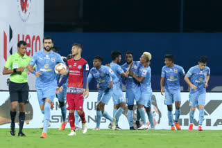 Profligate Mumbai fail to crack open 10-man Jamshedpur