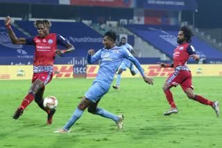 Profligate Mumbai fail to crack open 10-man Jamshedpur