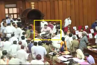 Clash between Cong and BJP members in Vidhana ParishathClash between Cong and BJP members in Vidhana Parishath