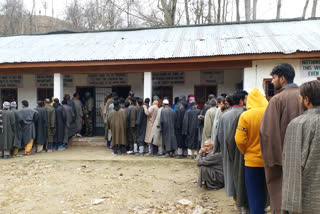 Internet suspended in South Kashmir  DDC polls 7th phase  Internet snapped in Kashmir  DDC polls latest news  Internet shut down in Pulwama  Internet snapped in Shopian  ഇന്‍റര്‍നെറ്റ് സേവനം വിച്ഛേദിച്ചു  കശ്‌മീര്‍ തെരഞ്ഞെടുപ്പ്  കശ്‌മീര്‍ പ്രശ്നം  കശ്‌മീരില്‍ ഇന്‍റര്‍നെറ്റ്