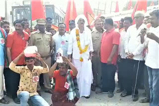 cpi-protest-against-farm-laws-in-paleru-at-khammam-district