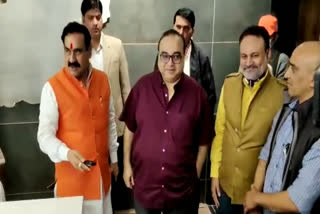 film-director-rajkumar-santoshi-met-home-minister-narottam-mishra