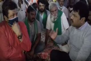 MP BY Raghavendra visited farmers protest place in rattihalli haveri district