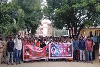 students protest in Hindupuram