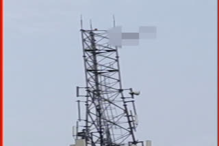 Drunk man jumps to death from mobile tower in Chhattisgarh