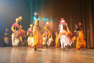 The Gond tribe performed the dance form.