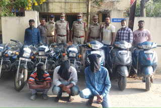 two-wheeler-thieves-arrested-by-nampally-police