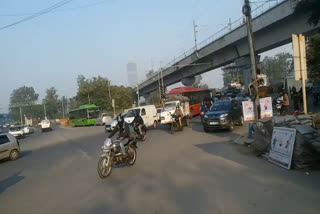 normal traffic at kalindi kunj border