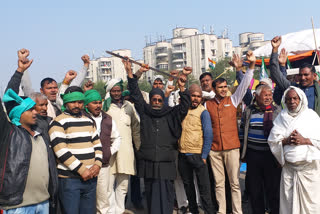 Farmers sitting on strike continue 16th day at chilla border