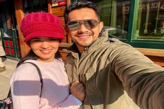 aditya-narayan-and-shweta-agarwal-kashmir-honeymoon-pics-goes-viral