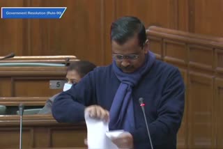 Kejriwal tears copies of Centre's farm laws, says cannot betray farmers