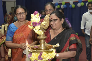 vasireddy padma in mahila march at tirupati