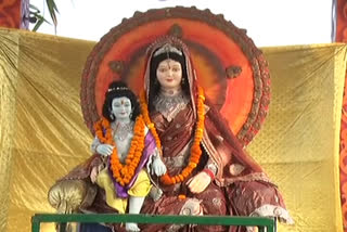 Amazing statue of Ram with Mata Kaushalya in Chandkuri