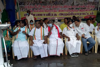 Hunger strike on behalf Congress alliance parties in Pudhucherry