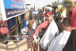 Kurukshetra man opens free makeshift salon for protesting farmers at Singhu border