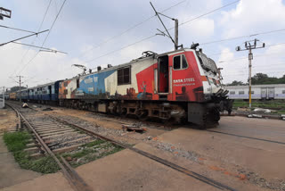 special train will run between ranchi to howrah via jamshedpur