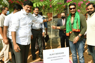 ajay-devgn-plants-saplings-as-part-of-green-india-challenge