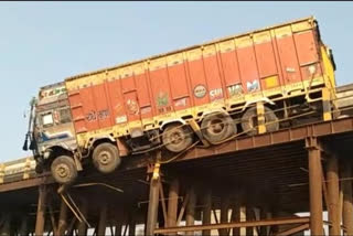 Accident on Karamnasha river bridge