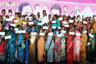 mla marri janardhan reddy distribute christmas gifts at nagar kurnool