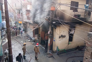 two children died in factory fire in delhi