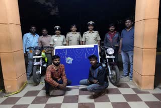 Soladevanahalli police arrested two Thieves and send to Jail