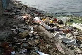 Bhalswa lake is filled with filth