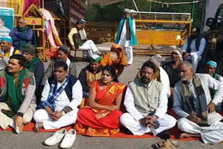 Film personalities from Hyderabad reached BKU (Bhanu )'s dharna on the Chilla border