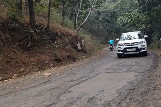 Poor condition of Paratwada-Chikhaldara road