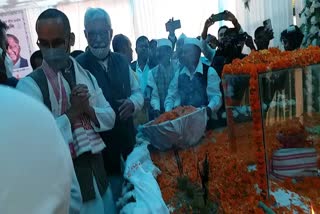 As_Tezpur_tarun_gogoi_ashes_reach_Tezpur_vis_7203907