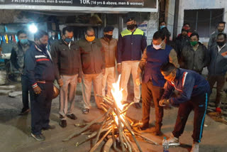 Provision of bonfire in Jamshedpur due to cold