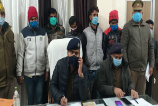 ghaziabad police arrested 6 members of family gang