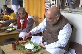 Amit Shah has lunch at Bengal folk singer's house in Santiniketan