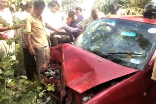six-injuried-in-car-accident-at-narasampet-mandal-in-warangal-district