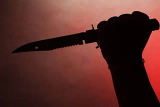 young man was stabbed to death  യുവാവ് കുത്തേക്ക് മരിച്ചു  കട്ടിപ്പാറ വെണ്ടോക്കും ചാലില്‍  കോഴിക്കോട് മെഡിക്കല്‍ കോളേജ് ആശുപത്രി