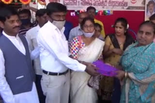 blanket distribution to poor in old boinpalli