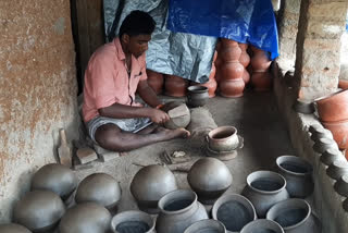 Pottery workers worry about their produced stagnated for corona effect