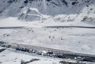 tourists reaching  Atal Tunnel in december