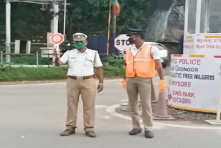 போக்குவரத்து நெரிசல் காரணமாக போக்குவரத்து காவல்துறையினருக்கு எல்.இ.டி., கைக்கருவிகள்