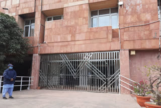 Steel doors installed on JNU administrative building