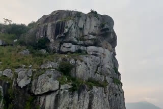 ramakkalmedu suicide  middle-aged man committed suicide ramakkalmedu  idukki ramakkalmedu  കൊക്കയിലേക്ക് ചാടി മധ്യവയസ്കൻ ആത്മഹത്യ ചെയ്തു  രാമക്കൽമേട് വിനോദ സഞ്ചാര കേന്ദ്രം  കുട്ടാർ സ്വദേശി