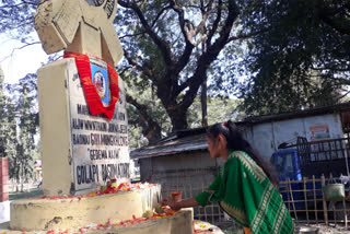 ছহিদ গোলাপী বসুমতাৰীৰ স্মৃতিবেদীত বন্তি প্ৰজ্বালন