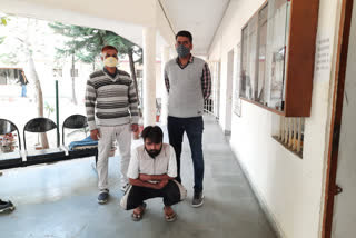 Kalwar police arrested accused, online cheating