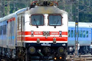 train-booking-centers-that-operate-only-half-day-on-christmas